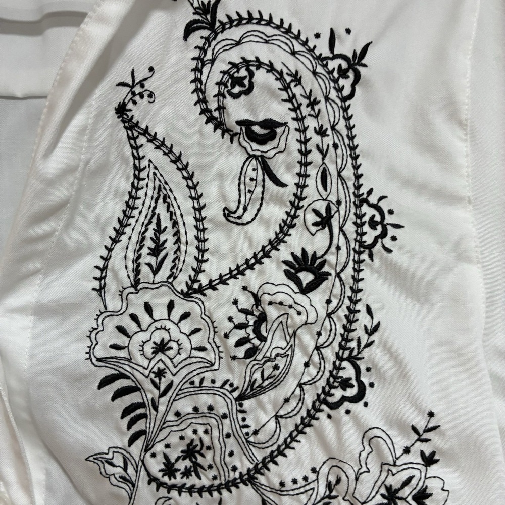 Foxcroft Wrinkle Free White Embroidered Button Shirt Women's Size 12 Classic Fit - Picture 15 of 15